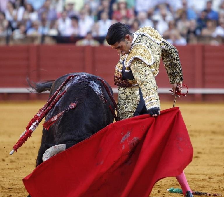 Sevilla: 2ª de San Miguel – Talavante cierra bocas y Serna lo paga con sangre