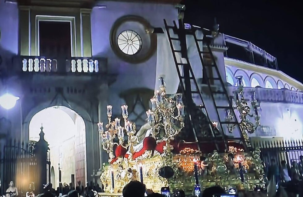 Histórica visita del Baratillo a la Real Maestranza de Caballería de Sevilla 